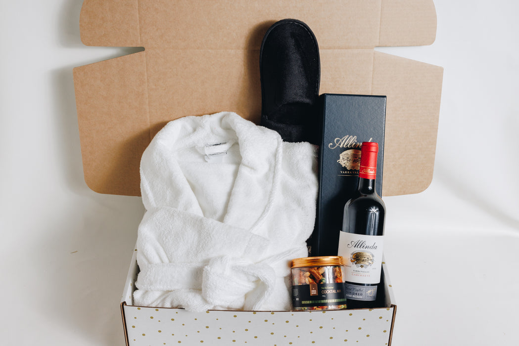 Men's Robe & Wine Gift Hamper